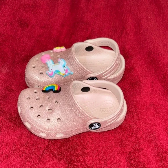 CROCS Kids Sparkly Pink Clogs with Fun Charms - Picture 7 of 9